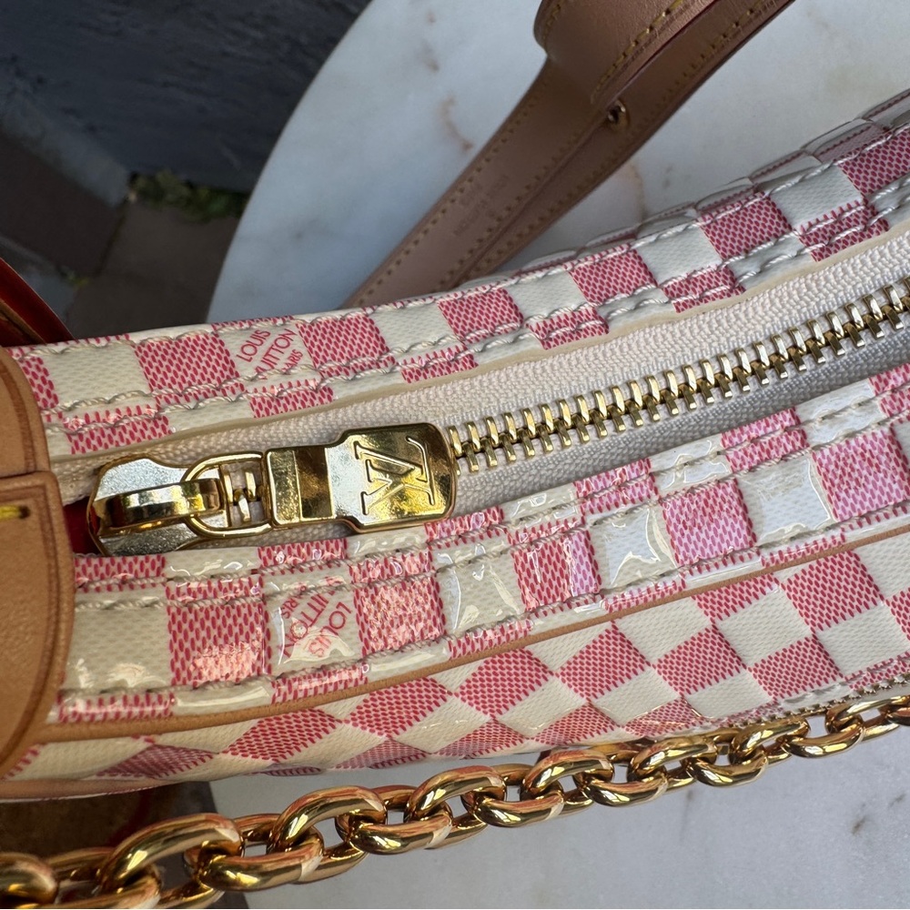 Louis Vuitton Damier Vernis Loop Crossbody - Picture 6 of 14